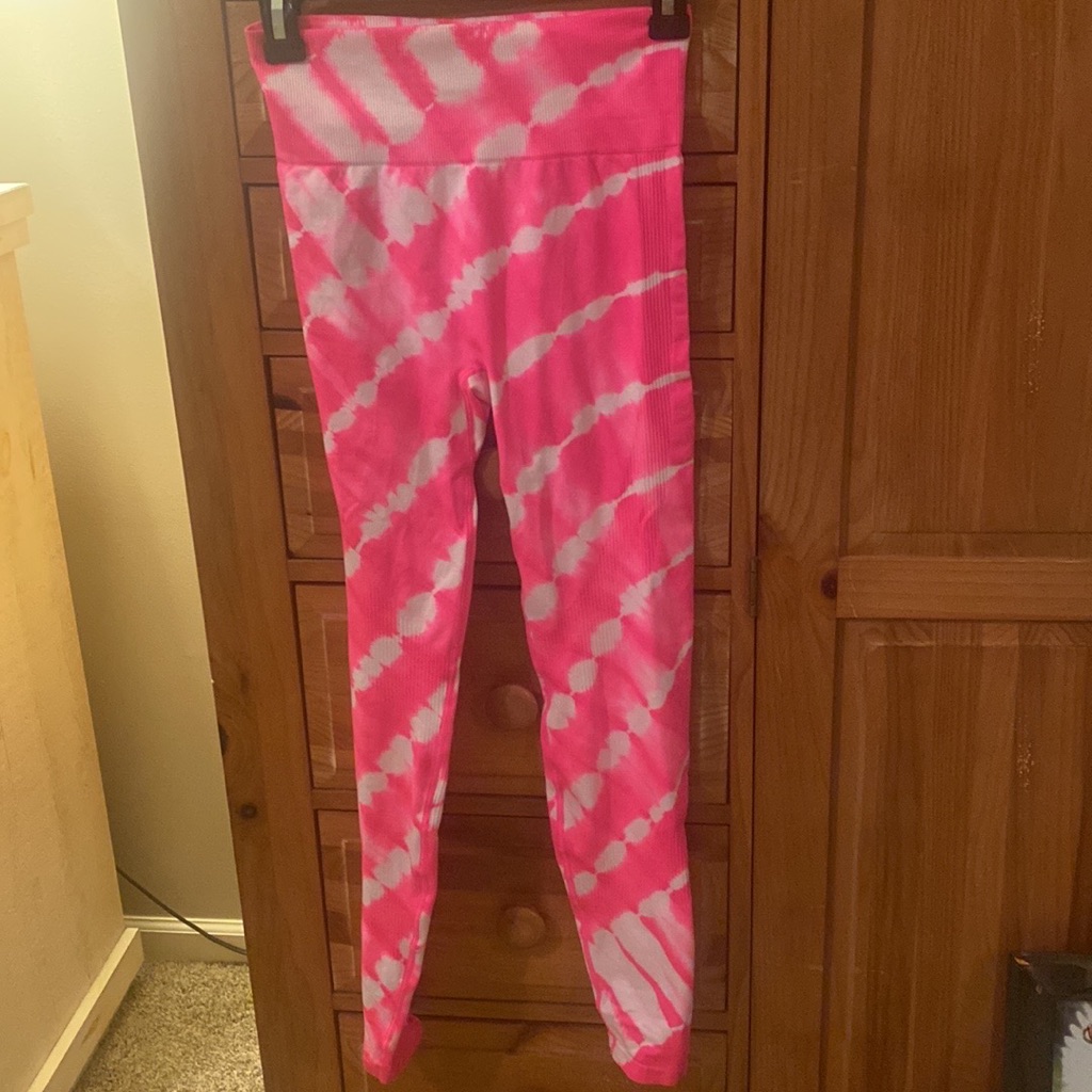Nwot Rare Pink Vs Leggings